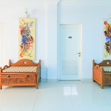 Ge Jacmart Homestay Макасар Экстерьер фото