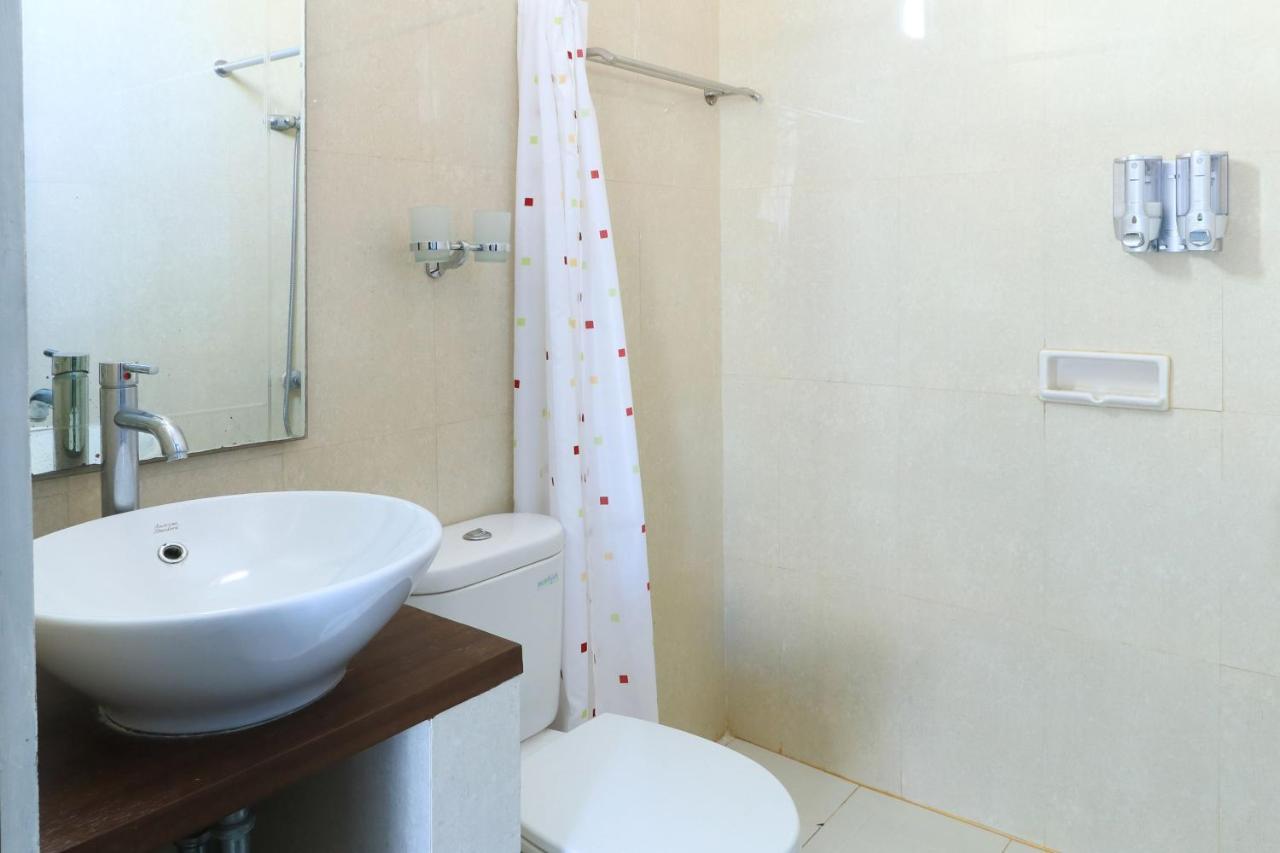 Ge Jacmart Homestay Макасар Экстерьер фото